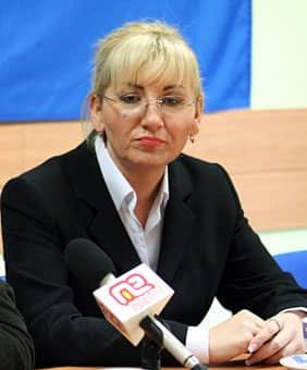 Samochwała w kącie stała