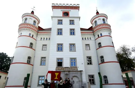 Jak Feniks z popiołów