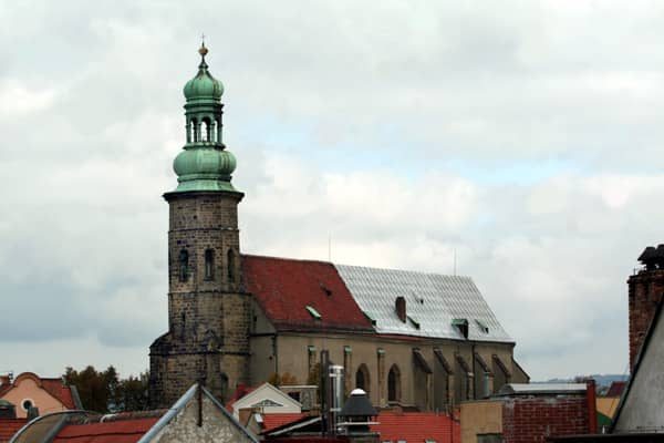 Nawa pod chmurką
