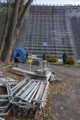 Zapora w rusztowaniach
