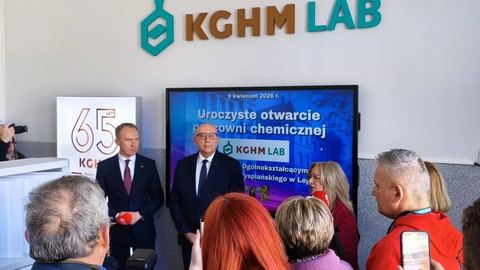 Pierwsze KGHM LAB już działa! Polska Miedź sfinansowała nowoczesne laboratorium chemiczno–fizyczne w II LO w Legnicy