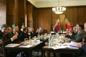 Wybory ławników zdezorganizowały pracę rady