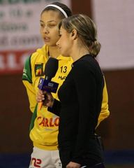 Piłkarki Finepharmu wygrały i awansowały
