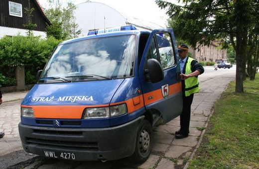 Na razie jeleniogórscy strażnicy miejscy nie będą ścigali dłużników, ale jeśli pomysł spod Szrenicy spodoba się władzy w stolicy Karkonoszy, to kto wie?