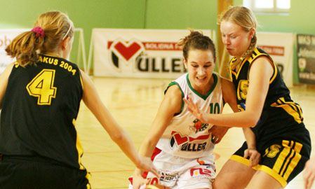 Pewna wygrana juniorek MKS MOS Karkonosze