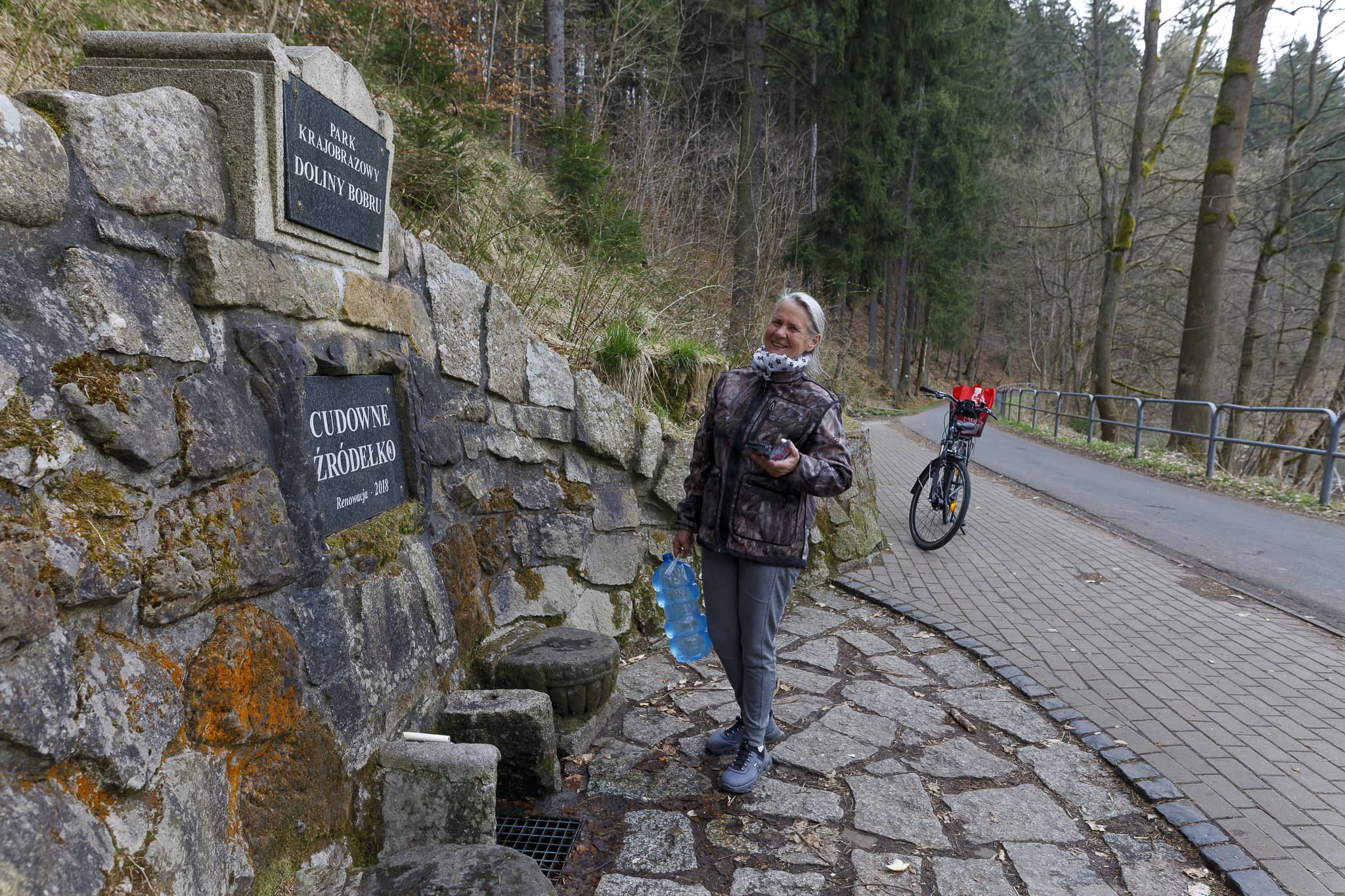 Cudowne źródełko na szlaku do Perły Zachodu