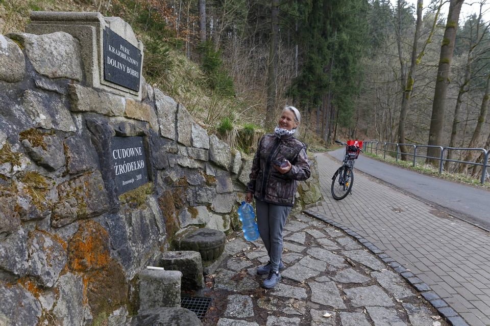 Cudowne źródełko na szlaku do Perły Zachodu