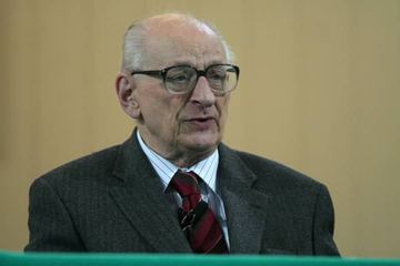 Tłumy na spotkaniu z prof. Bartoszewskim