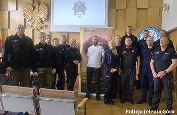 Policjanci, służby i studenci wspólnie dla życia – akcja rejestracji dawców szpiku w Jeleniej Górze