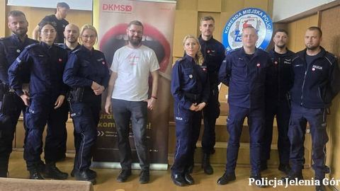 Policjanci, służby i studenci wspólnie dla życia – akcja rejestracji dawców szpiku w Jeleniej Górze