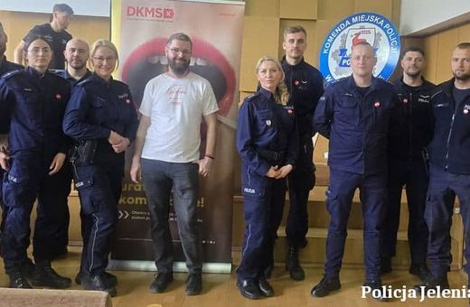 Policjanci, służby i studenci wspólnie dla życia – akcja rejestracji dawców szpiku w Jeleniej Górze
