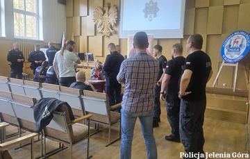 Policjanci, służby i studenci wspólnie dla życia – akcja rejestracji dawców szpiku w Jeleniej Górze