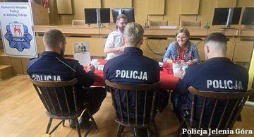Policjanci, służby i studenci wspólnie dla życia – akcja rejestracji dawców szpiku w Jeleniej Górze
