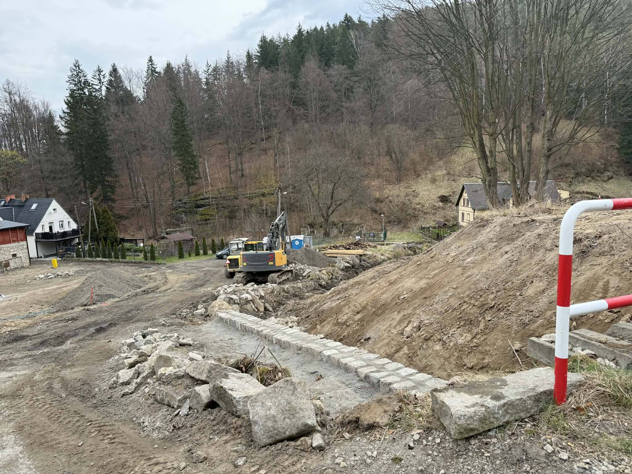 Remontują ulicę Pod Chojnikiem
