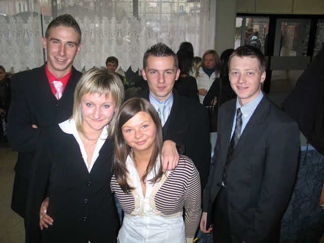 Uczniowie Zespołu Szkół Ekonomiczno–Turystycznych: Małgorzata Kosewicz, Magda Urbańska, Michał Pawlik, Marcin Maciołowski oraz Paweł Szymków.