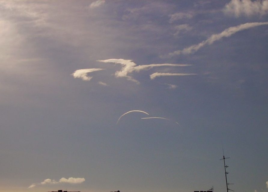 UFO nad stolicą Karkonoszy? Nie: tylko myśliwce