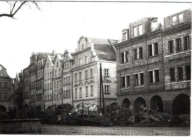 Odbudowana pierzeja północna w 1967 roku.