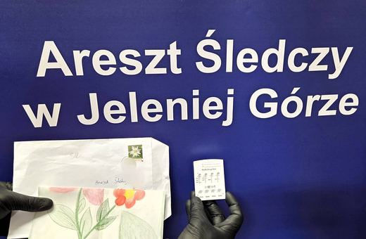 Amfetamina w laurce za kraty