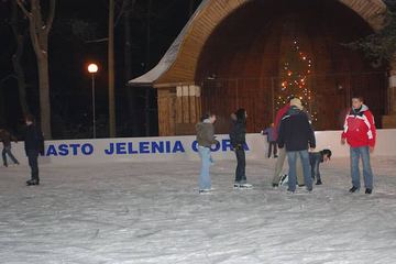 Ostra jazda na sztucznym lodzie