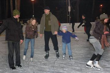 Ostra jazda na sztucznym lodzie