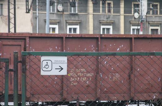 Kolejowa rzeczywistość nie zmienia się w Jeleniej Górze od dziesięcioleci.