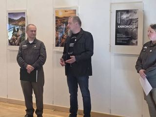 Wernisaż wystawy fotograficznej w Centrum Przyrodniczo – Edukacyjnym KPN