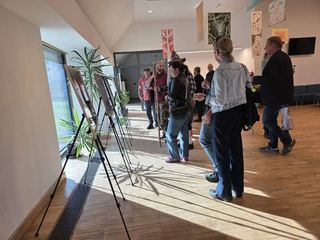 Wernisaż wystawy fotograficznej w Centrum Przyrodniczo – Edukacyjnym KPN