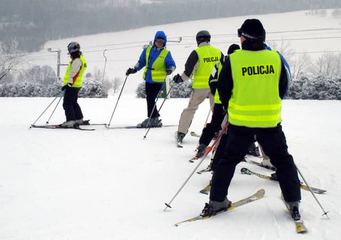 Mundurowi ćwiczyli narciarskie szusy