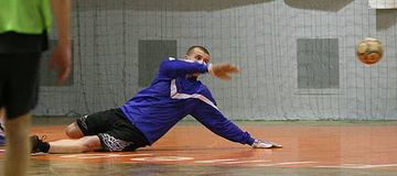 Tłok w czołówce II ligi MOS