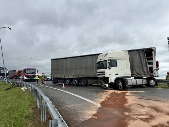 Poważny wypadek, węzeł całkowicie zablokowany