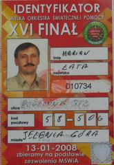Wzór identyfikatora XVI finału Wielkiej Orkiestry Świątecznej Pomocy.