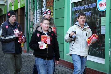 Gra orkiestra Jurka Owsiaka – fotoreportaż do godz. 16