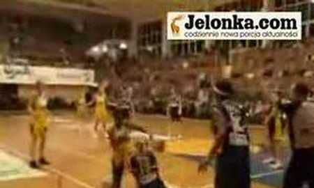 Video: Finepharm KK AZS Jelenia Góra – Lotos Gdynia 67:79