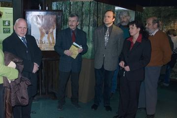 Oko w oko z groźnym wilkiem