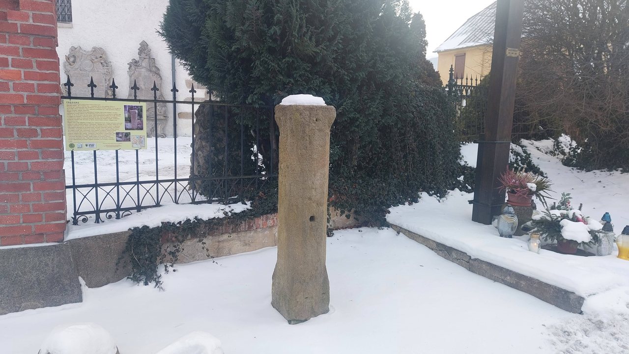 Tu wykonywano kary. Kamień hańby w sercu Miłkowa
