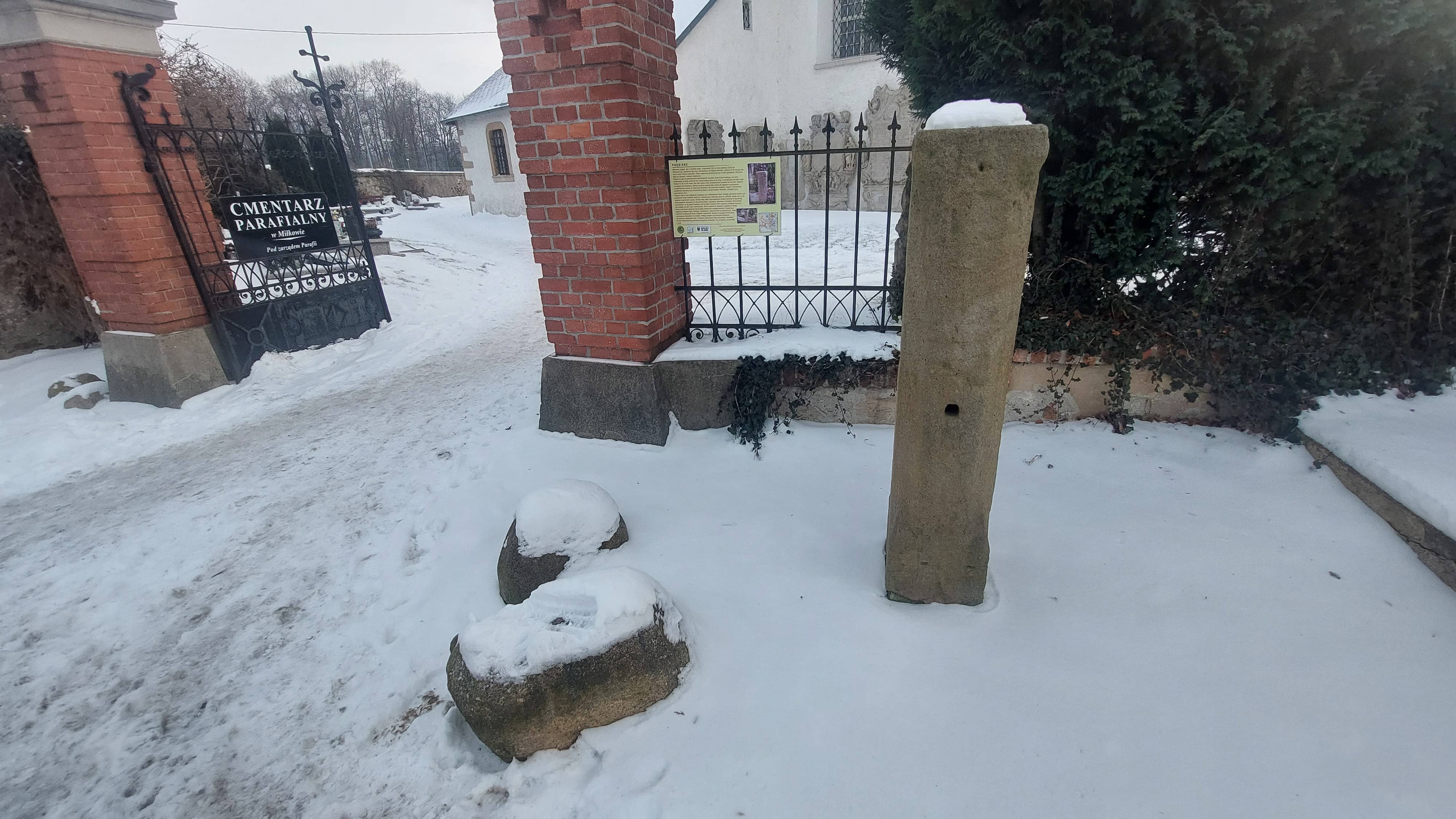 Tu wykonywano kary. Kamień hańby w sercu Miłkowa