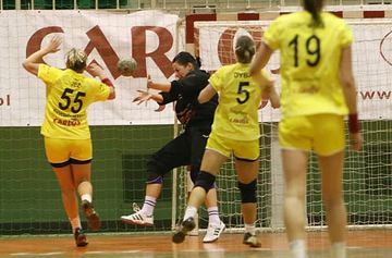 Finepharm Carlos wygrał derby w wojnie nerwów – video