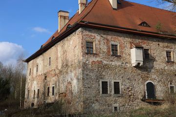 Miasto przejęło Dwór Czarne