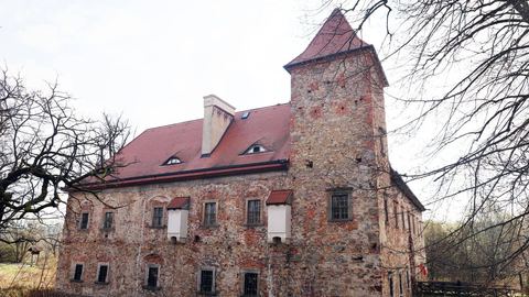 Miasto przejęło Dwór Czarne