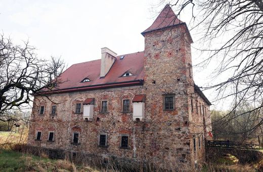 Miasto przejęło Dwór Czarne