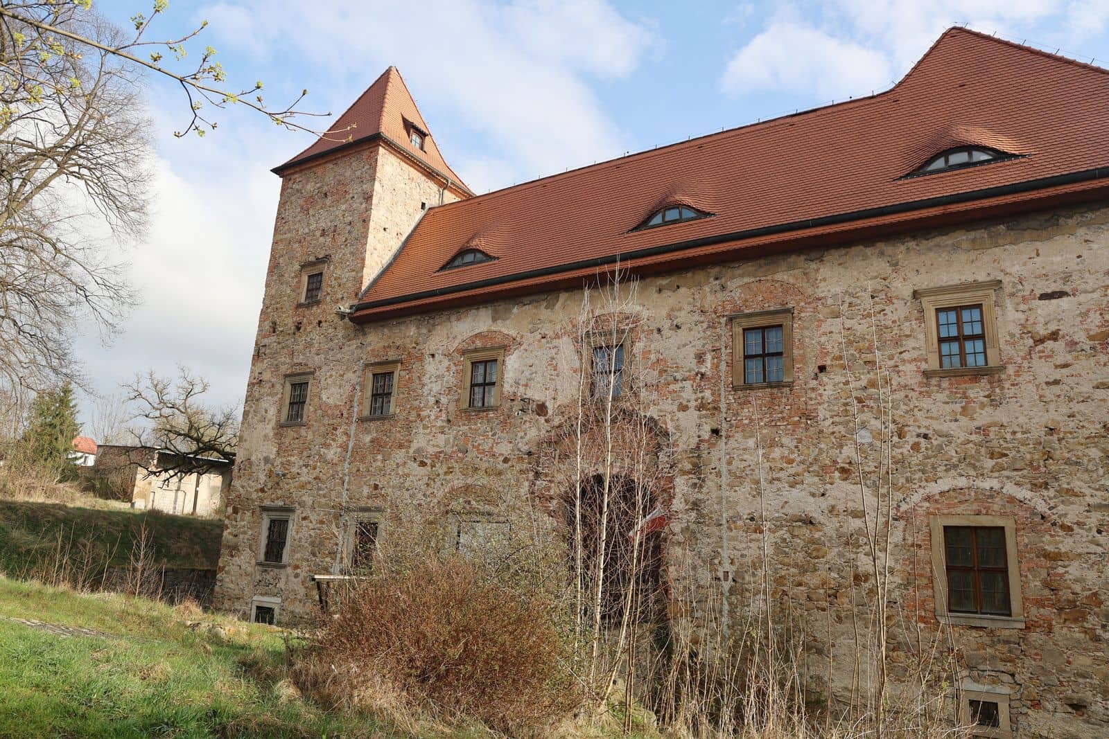 Miasto przejęło Dwór Czarne