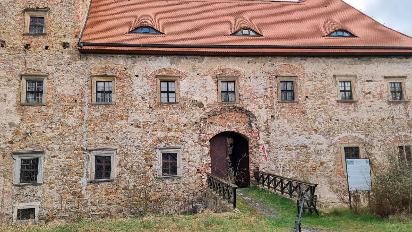 Miasto przejęło Dwór Czarne