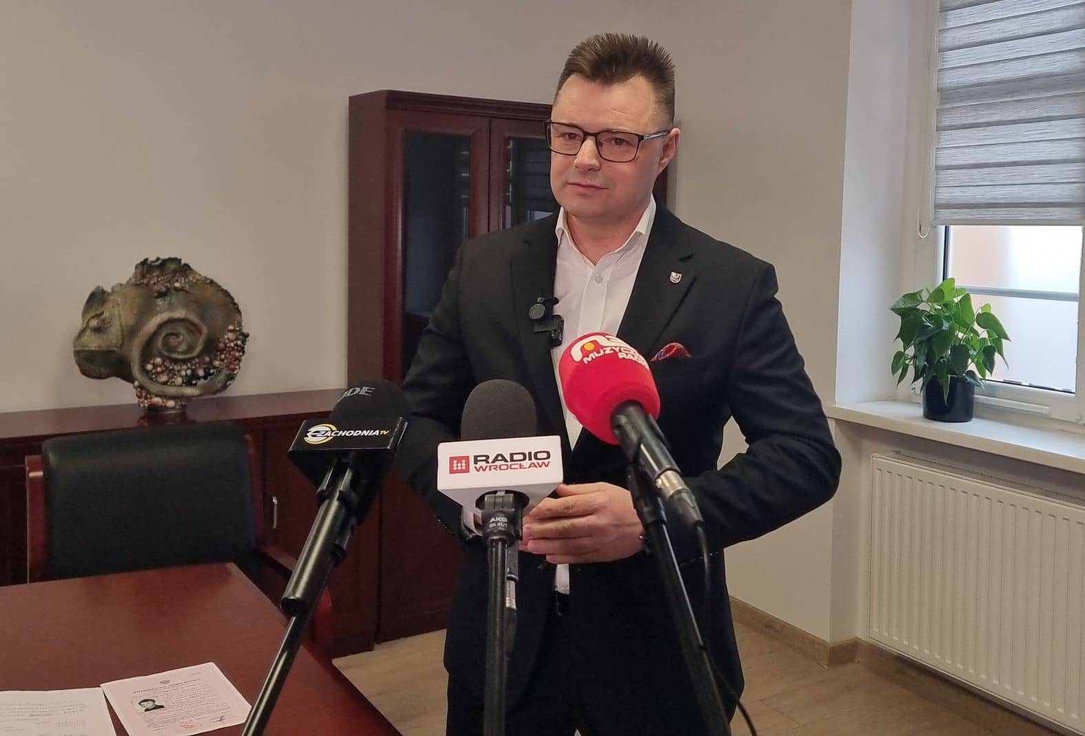 Starosta wyjaśnia w sprawie swojego wykształcenia
