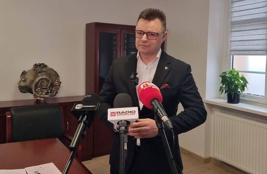 Starosta wyjaśnia w sprawie swojego wykształcenia