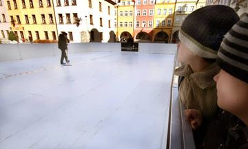 Piruety na polimerze – lodowisko otwarte