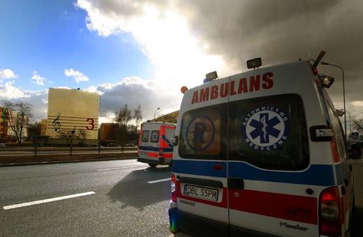 Okolice estakady w al. Jana Pawła II. Jedno z najgłośniejszych miejsc w stolicy Karkonoszy.
