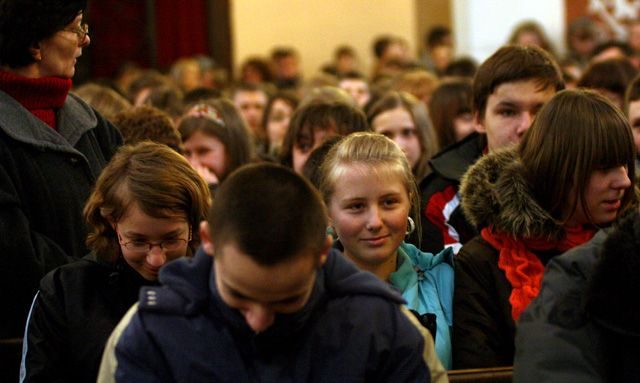 Panu Bogu świeczkę i diabłu ogarek