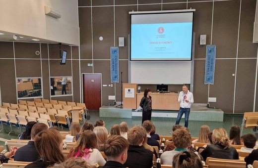 Międzynarodowy wykład dla studentów Uniwersytetu Liderów