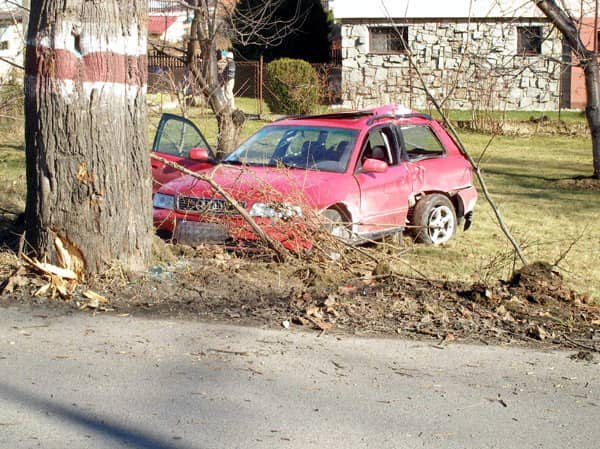Po brawurowej jeździe – audi w polu