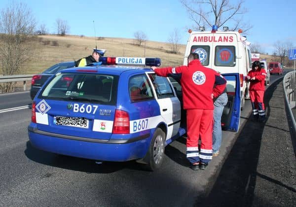 Pirat drogowy staranował samochód i uciekł